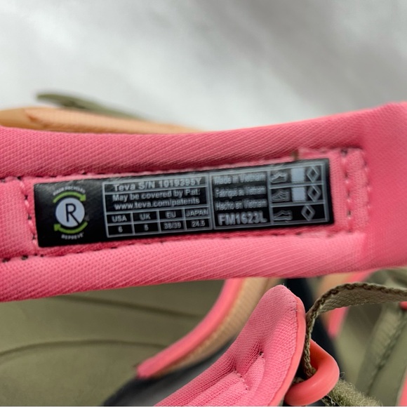 Teva Women's Sandals Size 6 - Picture 8 of 8